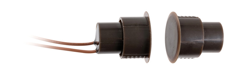 Magnet recess round circuit breaker