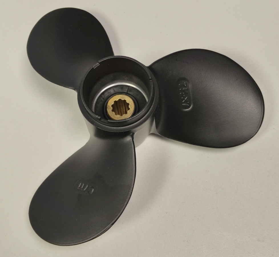 Гребной винт Suzuki 58111-98651-019 (4-6Hp) (7.5x7) SOL4001