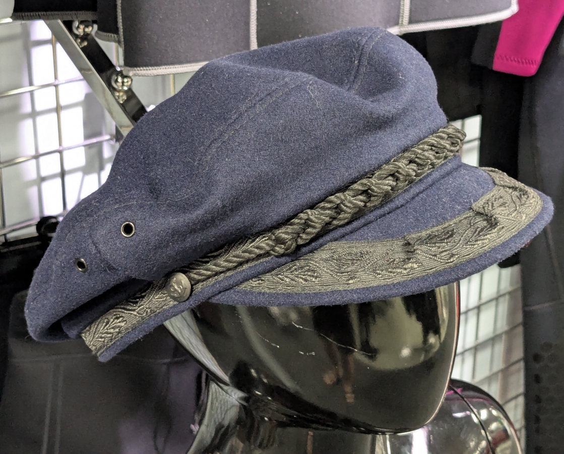 Шапка Hyraiiko - размер 57 - тёмно-синяя